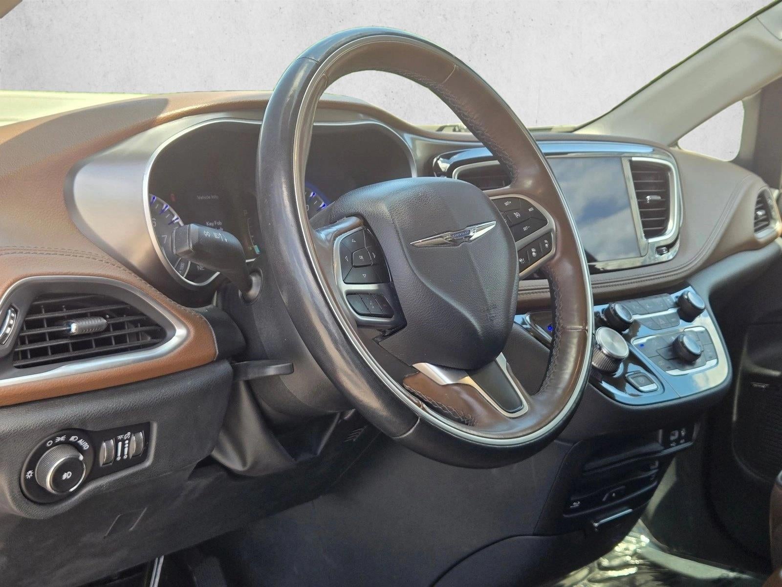 2017 Chrysler Pacifica Limited FWD