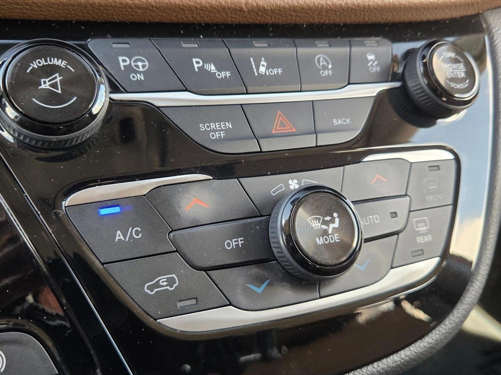 2017 Chrysler Pacifica Limited FWD