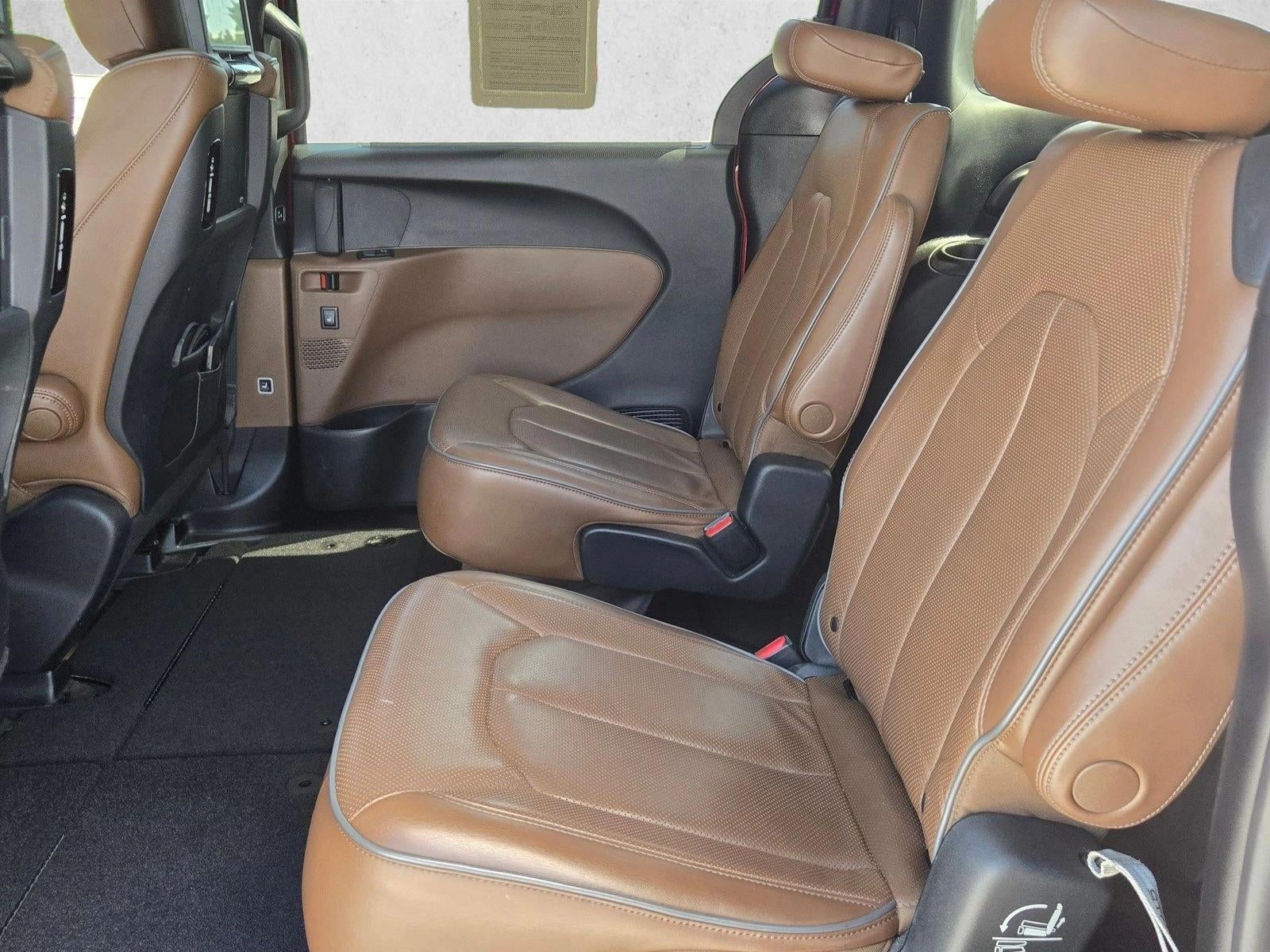 2017 Chrysler Pacifica Limited FWD