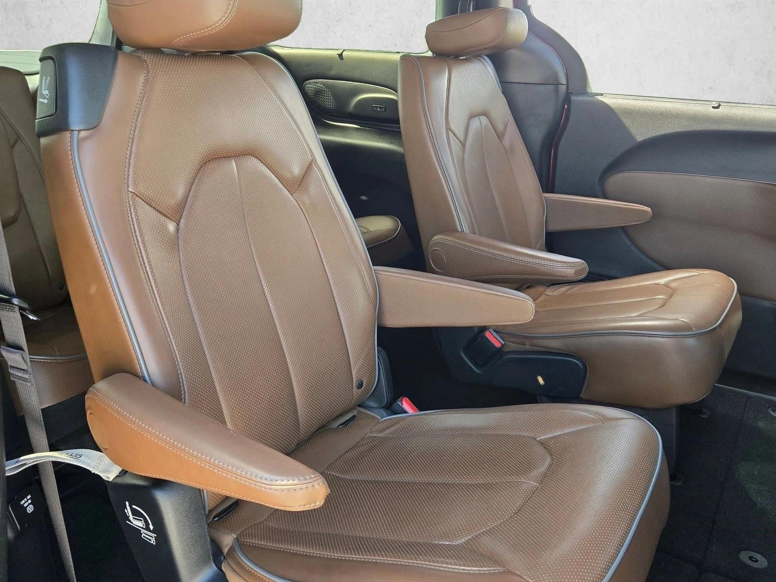 2017 Chrysler Pacifica Limited FWD