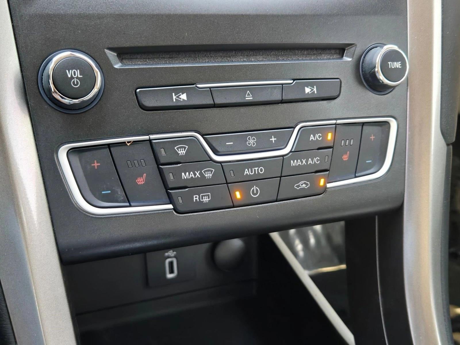 2018 Ford Fusion Energi SE FWD