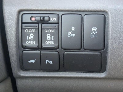 2012 Honda Odyssey Touring with DVD Rear Entertainment System and Navigation