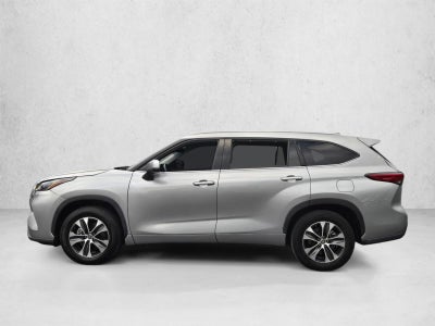 2022 Toyota Highlander Hybrid XLE FWD (Natl)