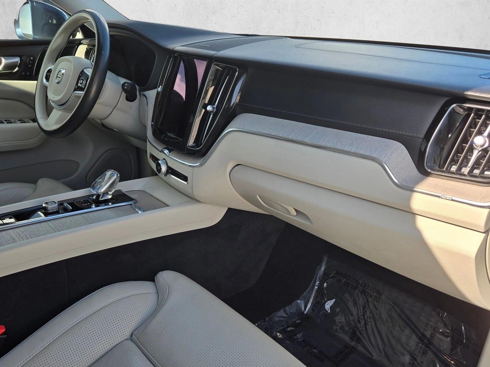 2022 Volvo XC60 B5 FWD Inscription