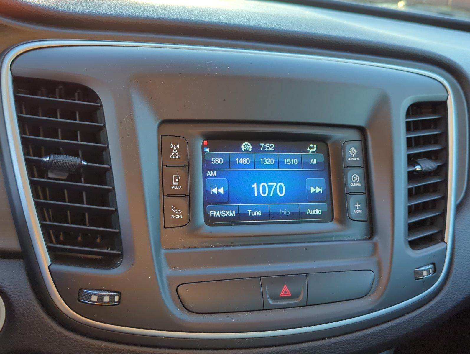 2015 Chrysler 200 4dr Sdn Limited FWD