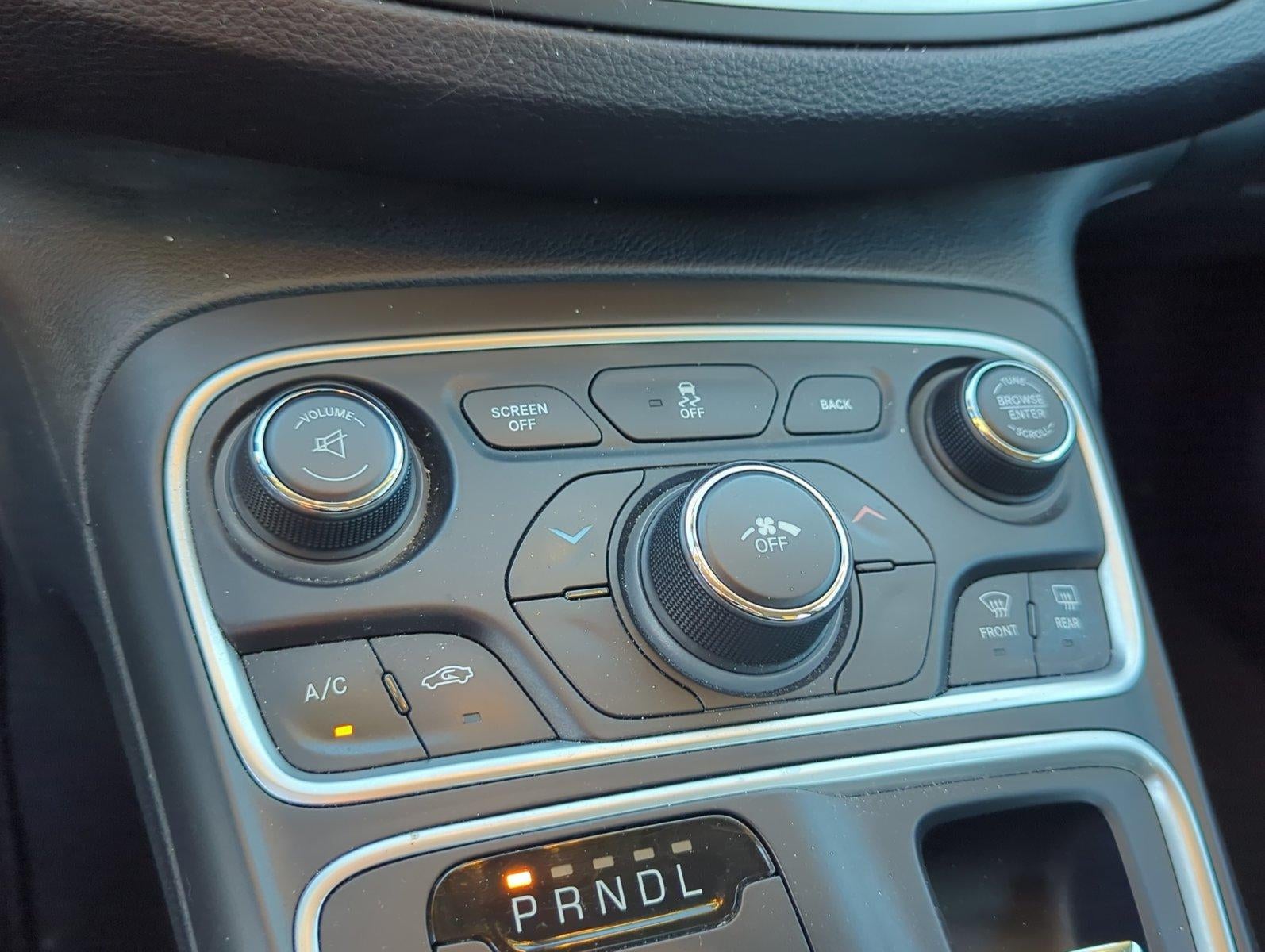 2015 Chrysler 200 4dr Sdn Limited FWD