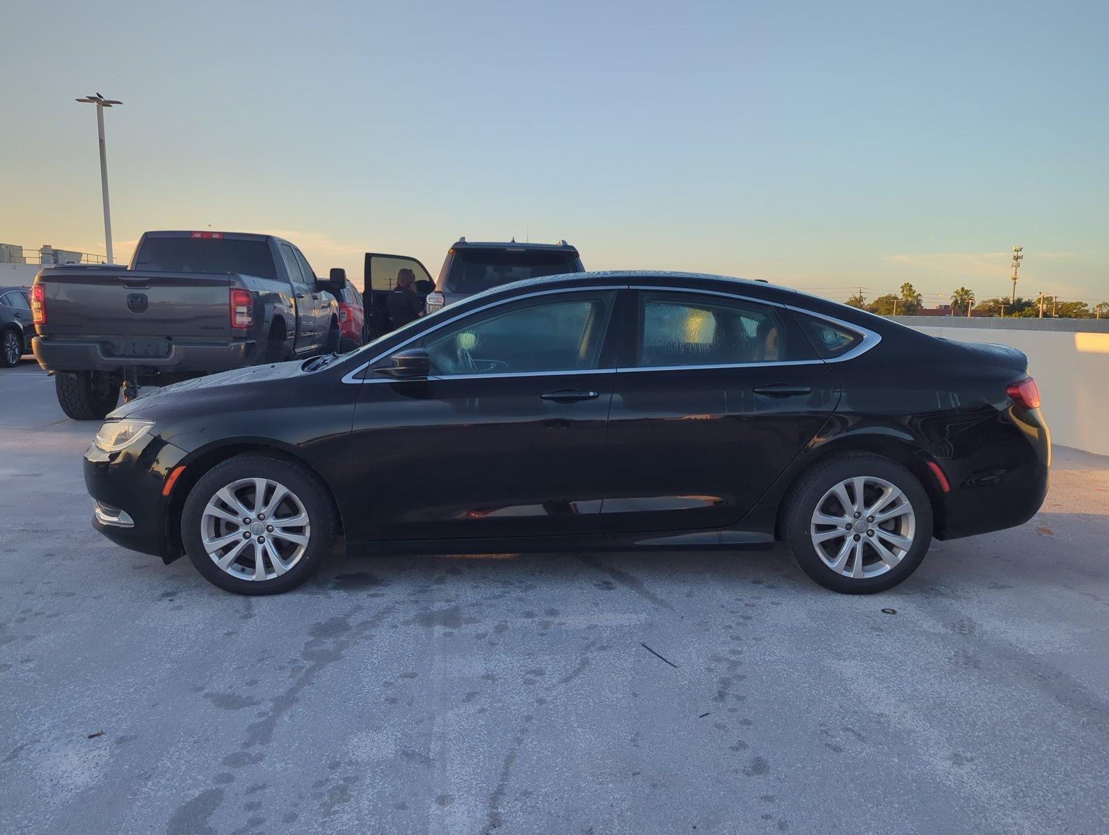 2015 Chrysler 200 4dr Sdn Limited FWD