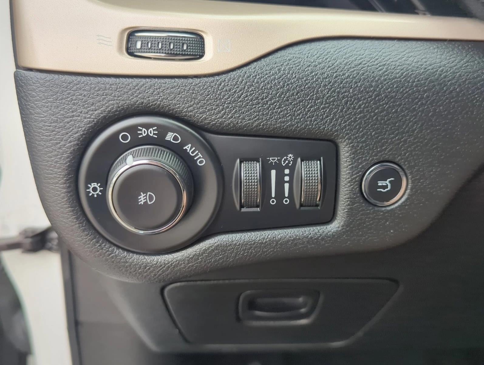 2016 Jeep Cherokee 4WD 4dr Latitude