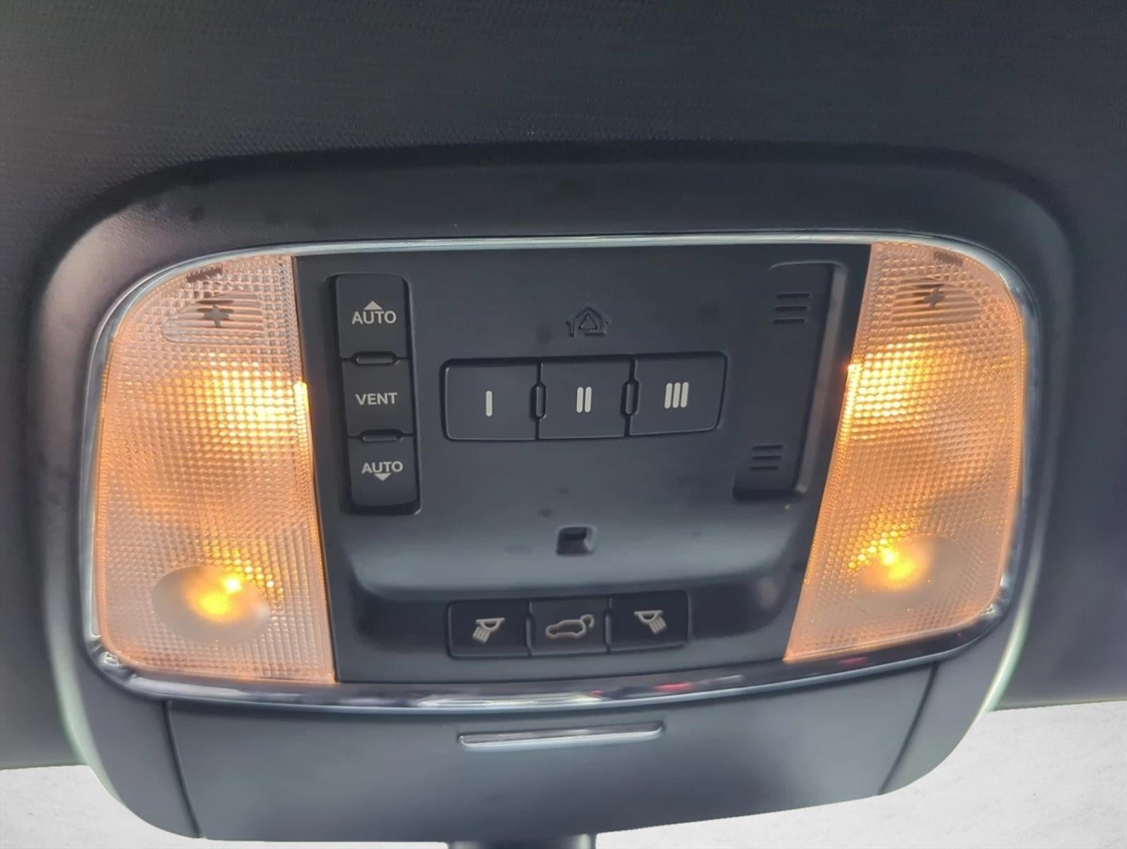 2018 Jeep Grand Cherokee Altitude 4x4 *Ltd Avail*