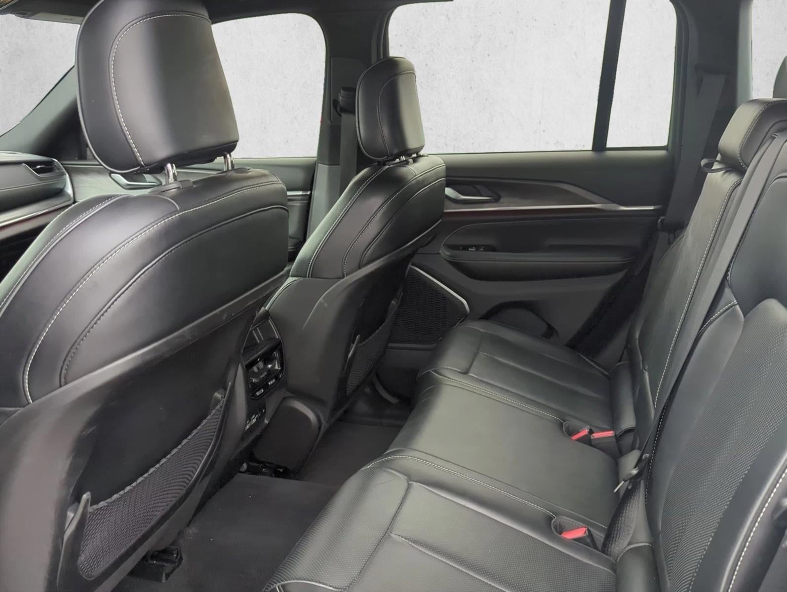 2023 Jeep Grand Cherokee Overland 4x4