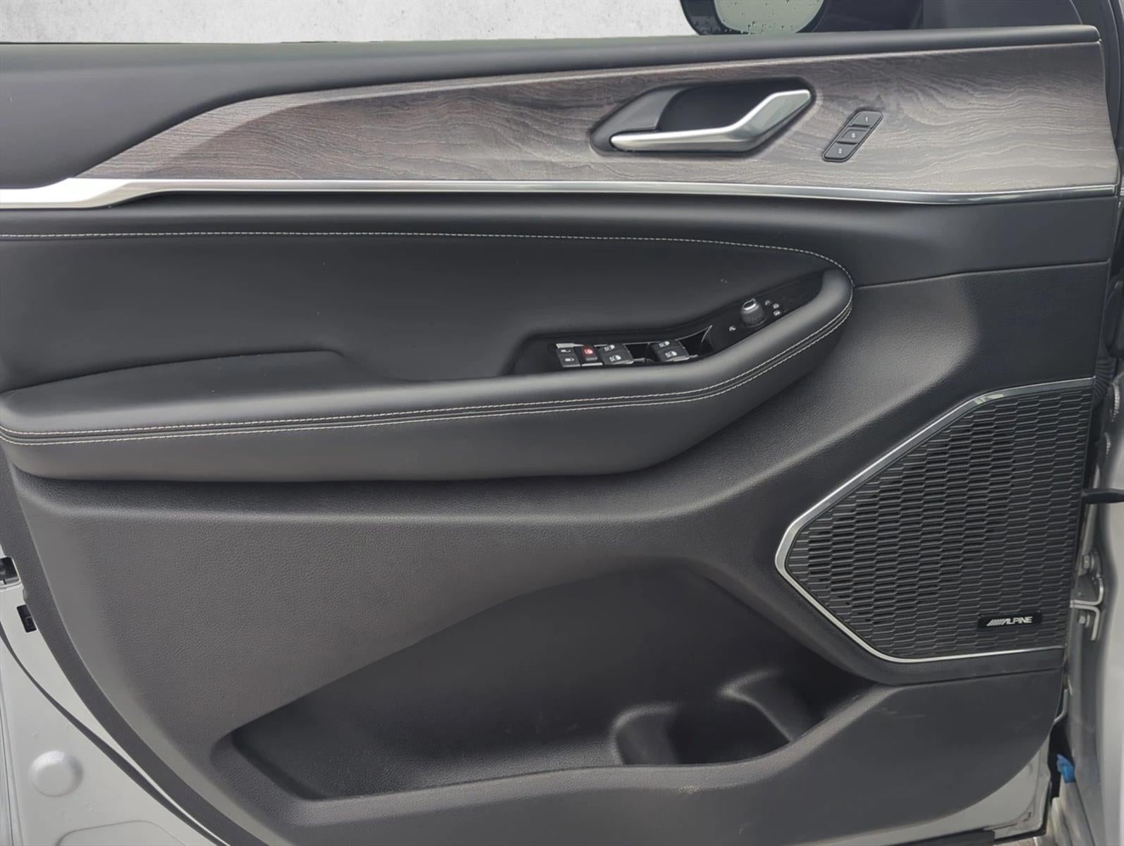 2023 Jeep Grand Cherokee Overland 4x4