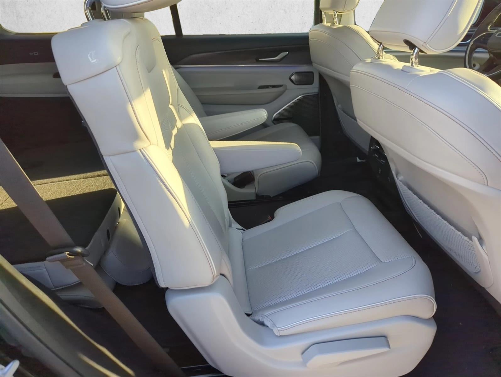 2022 Jeep Grand Cherokee L Overland 4x4