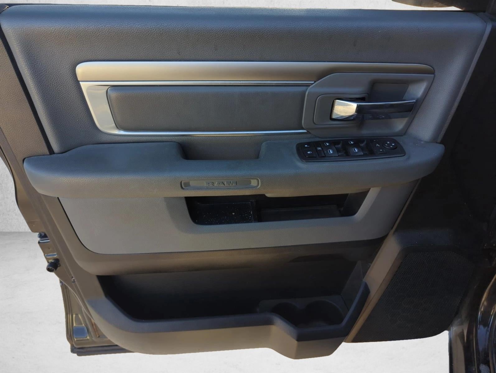 2019 RAM 1500 Classic Lone Star 4x2 Crew Cab 5'7" Box