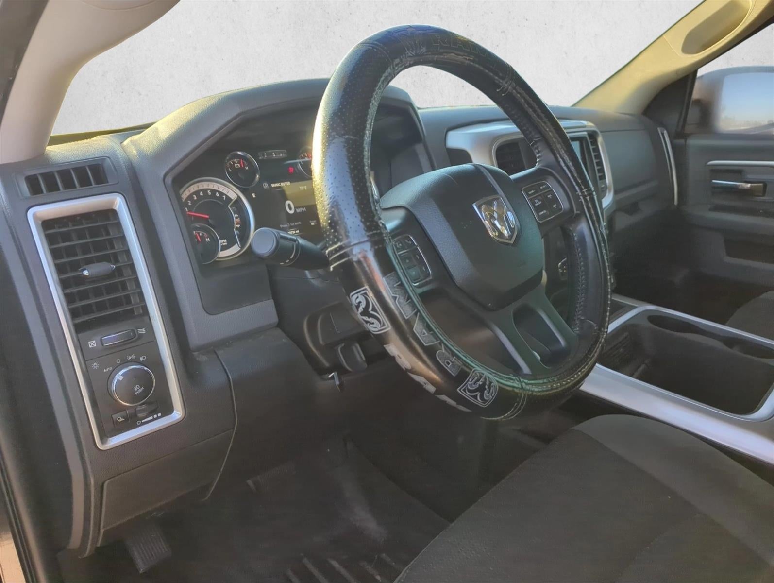 2019 RAM 1500 Classic Lone Star 4x2 Crew Cab 5'7" Box