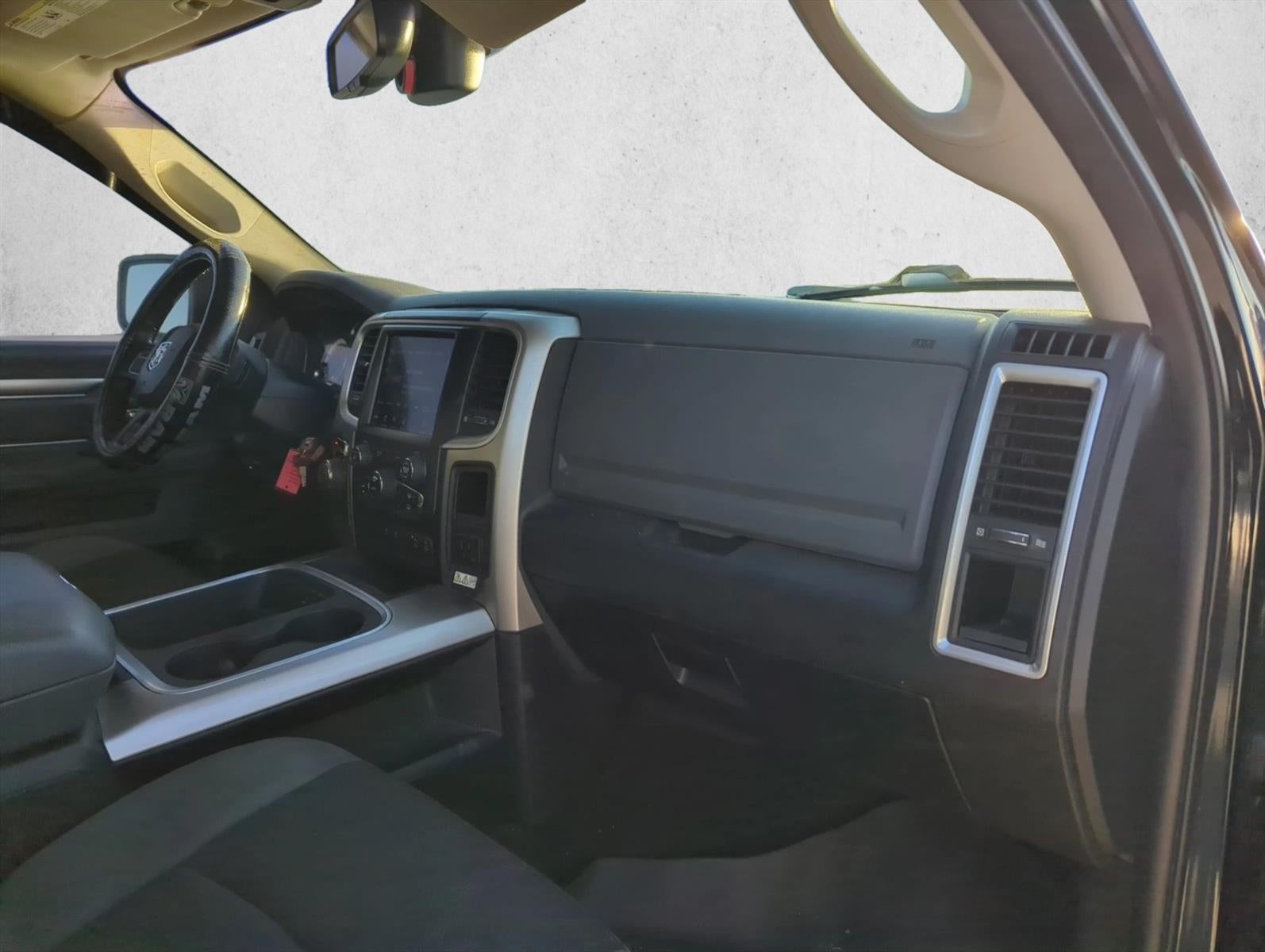 2019 RAM 1500 Classic Lone Star 4x2 Crew Cab 5'7" Box