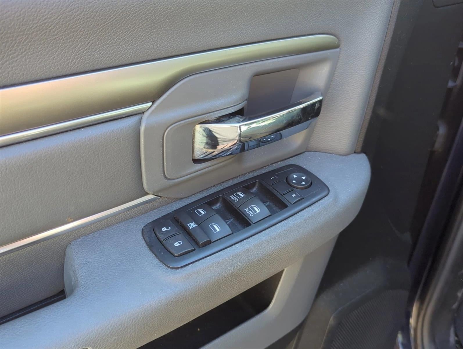 2016 RAM 1500 4WD Quad Cab 6.4 Ft Box SLT