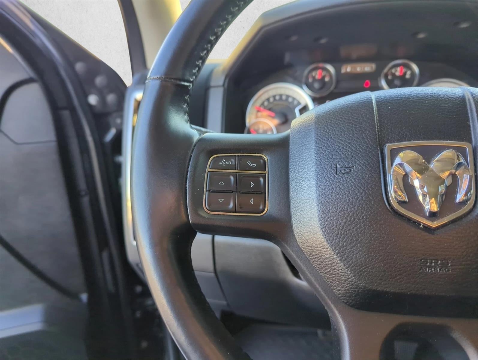 2017 RAM 1500 Night 4x4 Crew Cab 5'7" Box