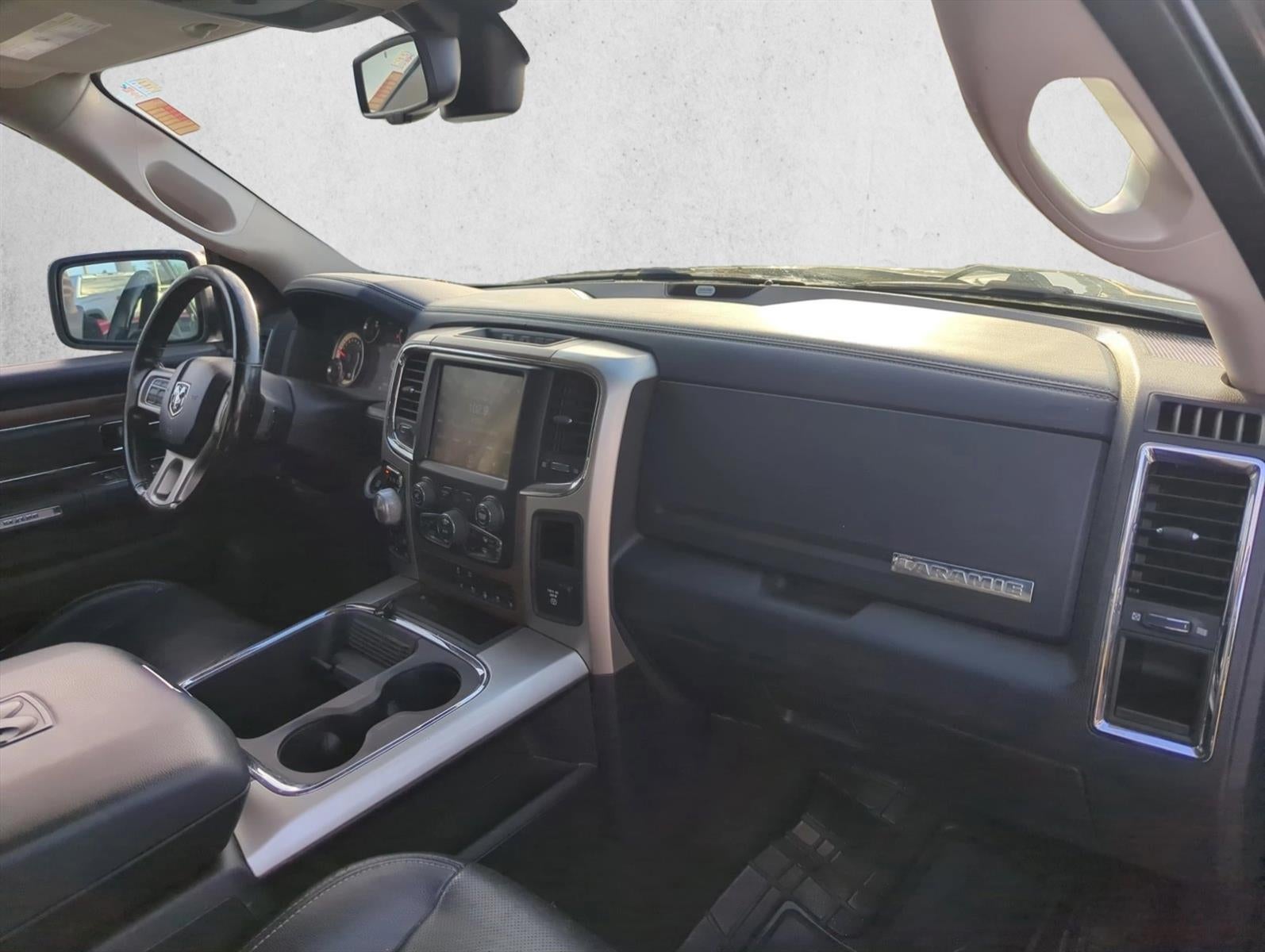 2017 RAM 1500 Laramie 4x4 Crew Cab 6'4" Box