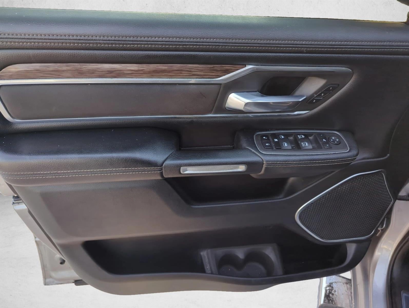2019 RAM 1500 Laramie 4x2 Quad Cab 6'4" Box