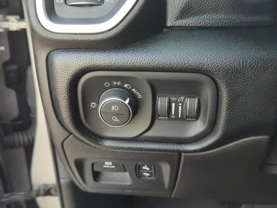 2019 RAM 1500 Laramie 4x2 Quad Cab 6'4" Box
