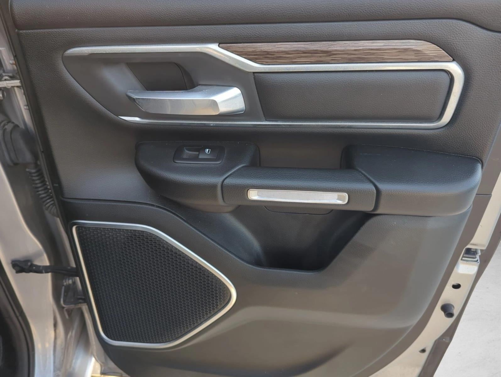 2019 RAM 1500 Laramie 4x2 Quad Cab 6'4" Box