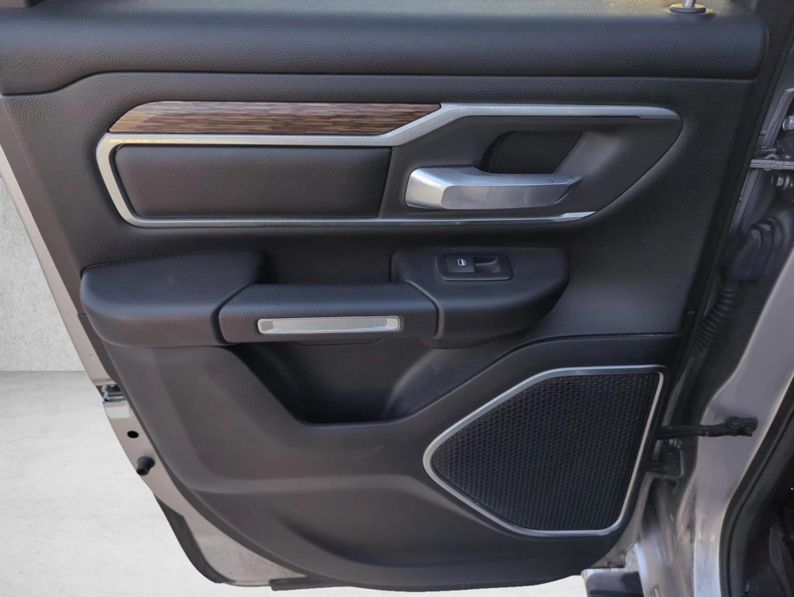 2019 RAM 1500 Laramie 4x2 Quad Cab 6'4" Box