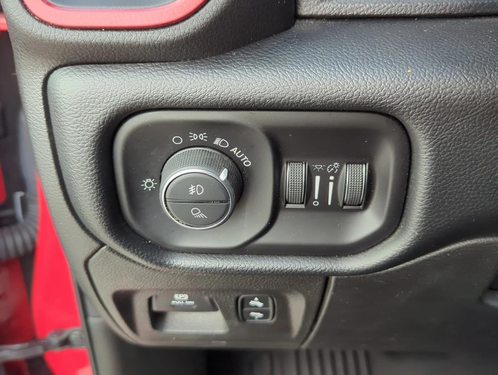 2019 RAM 1500 Rebel 4x4 Quad Cab 6'4" Box