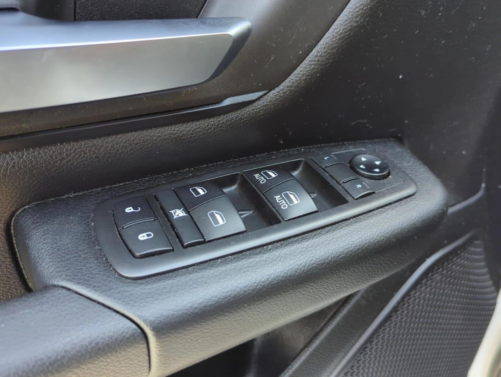 2019 RAM 1500 Tradesman 4x4 Crew Cab 5'7" Box