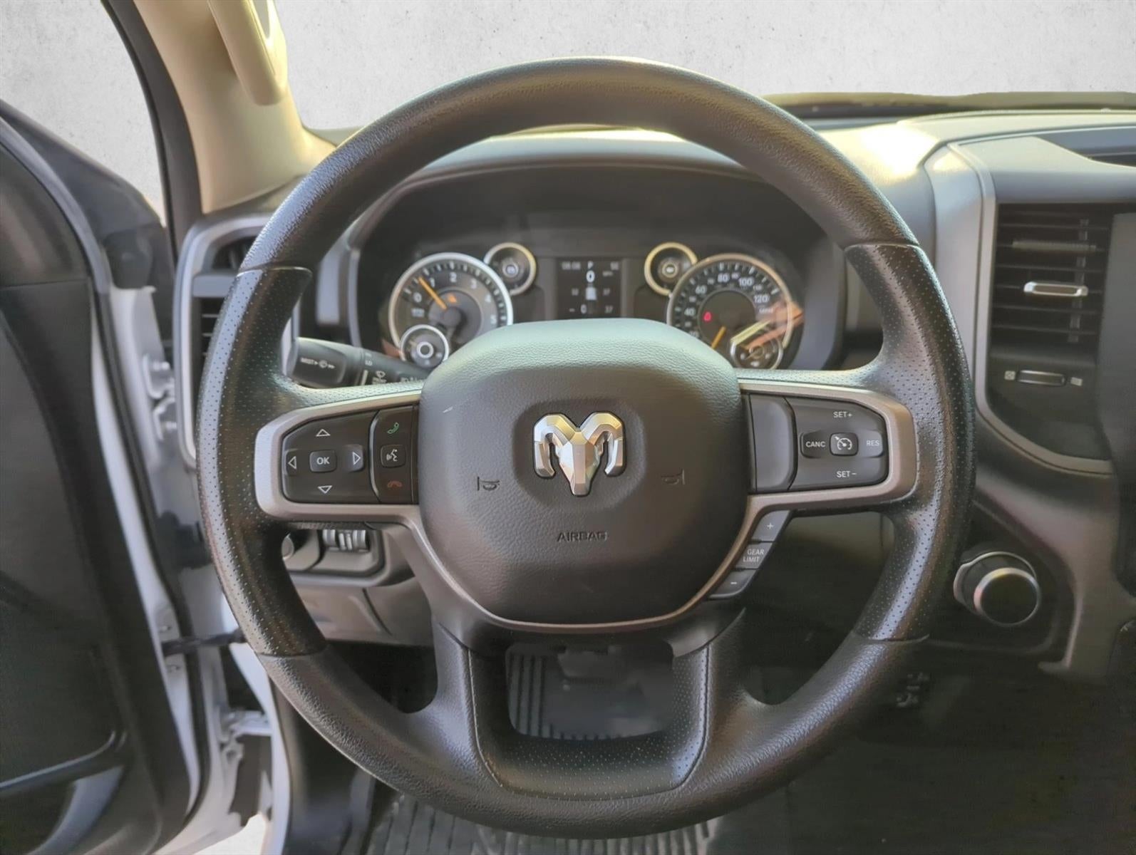 2019 RAM 1500 Tradesman 4x4 Crew Cab 5'7" Box