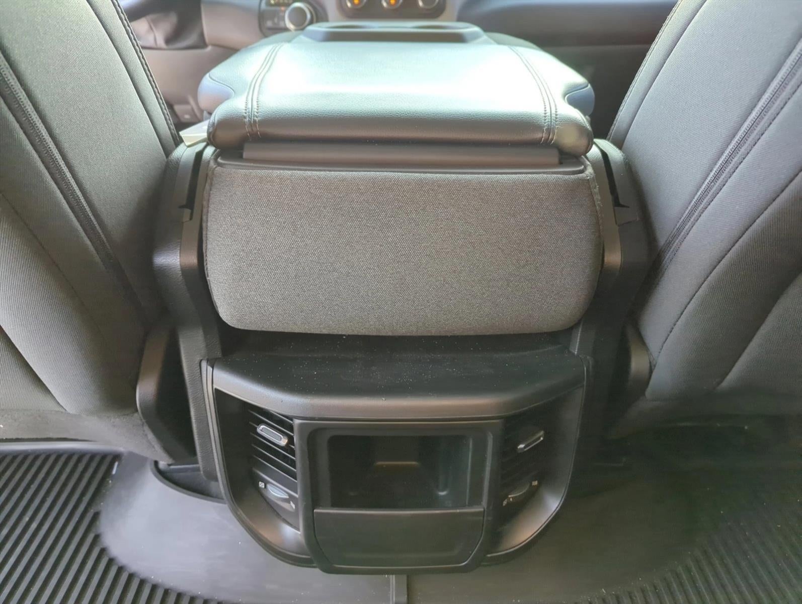 2019 RAM 1500 Tradesman 4x4 Crew Cab 5'7" Box