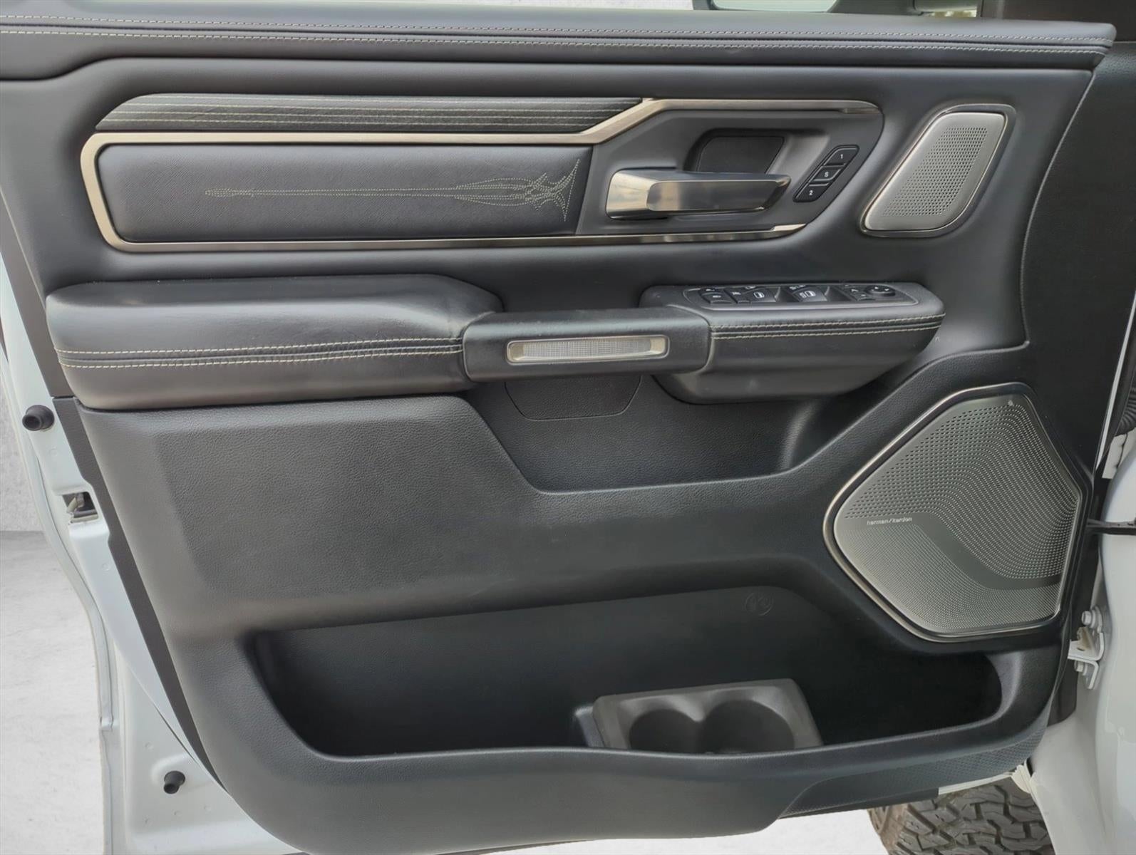 2019 RAM 1500 Limited 4x4 Crew Cab 5'7" Box