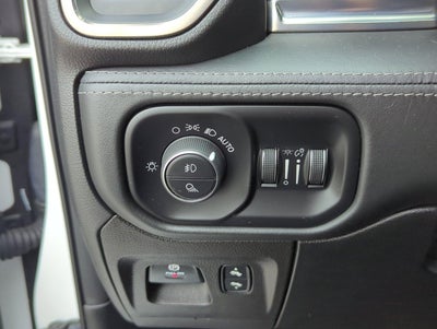 2019 RAM 1500 Limited 4x4 Crew Cab 5'7" Box