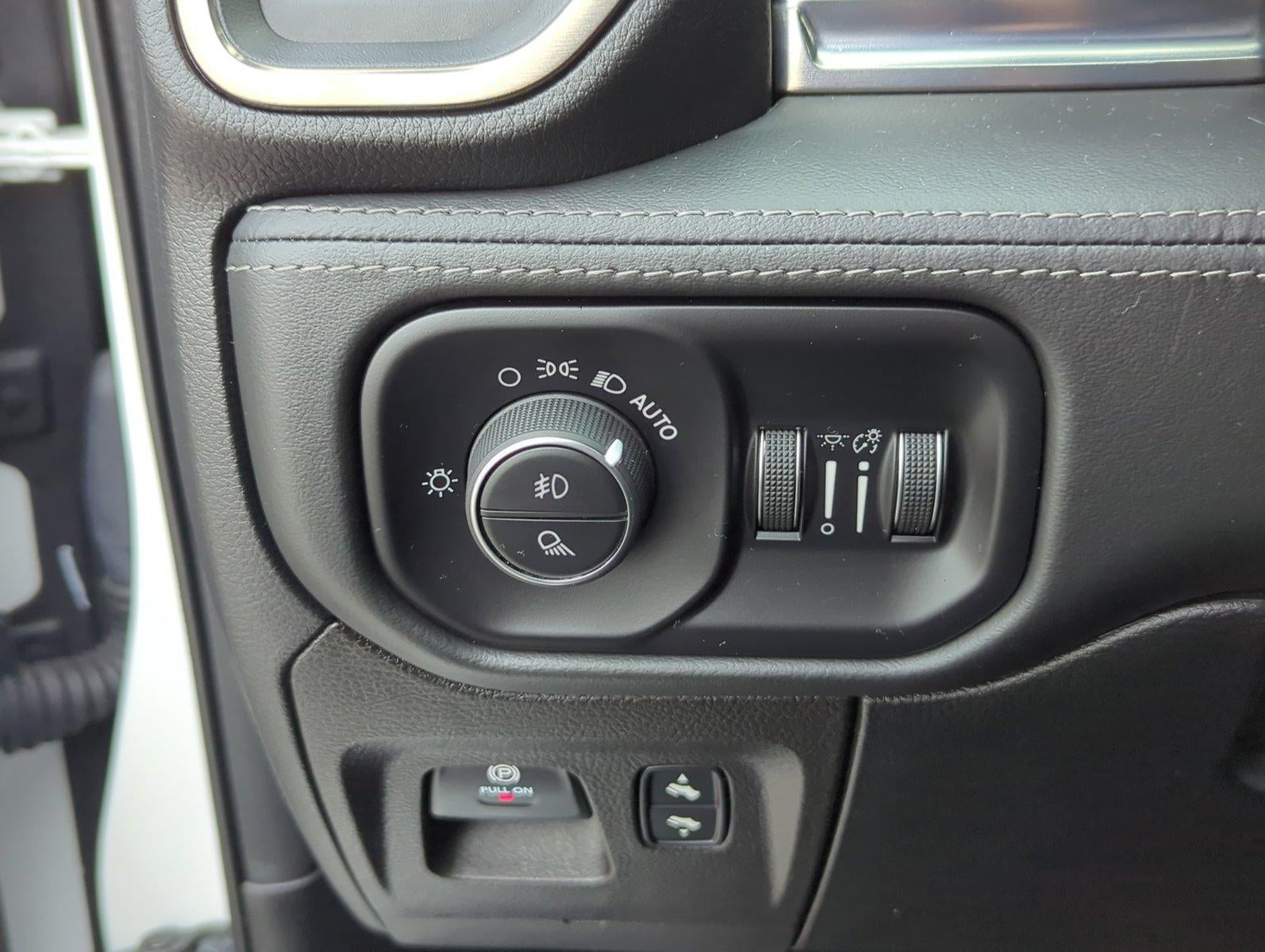 2019 RAM 1500 Limited 4x4 Crew Cab 5'7" Box