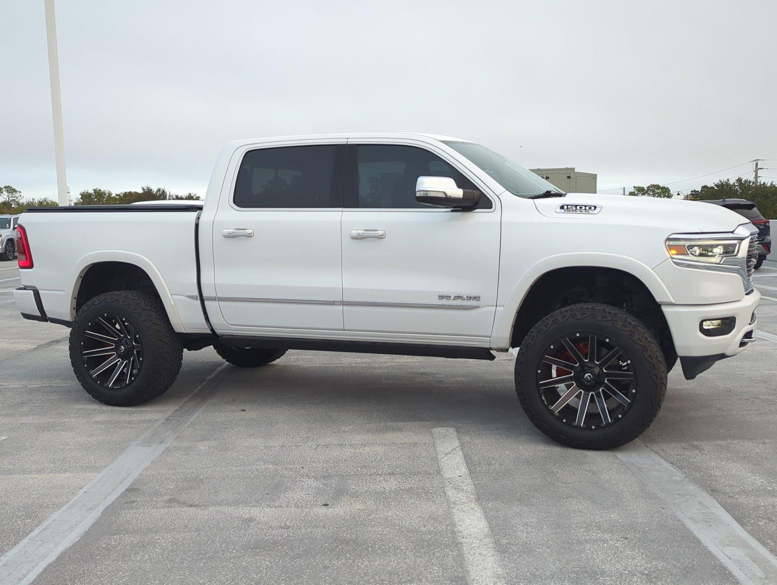 2019 RAM 1500 Limited 4x4 Crew Cab 5'7" Box