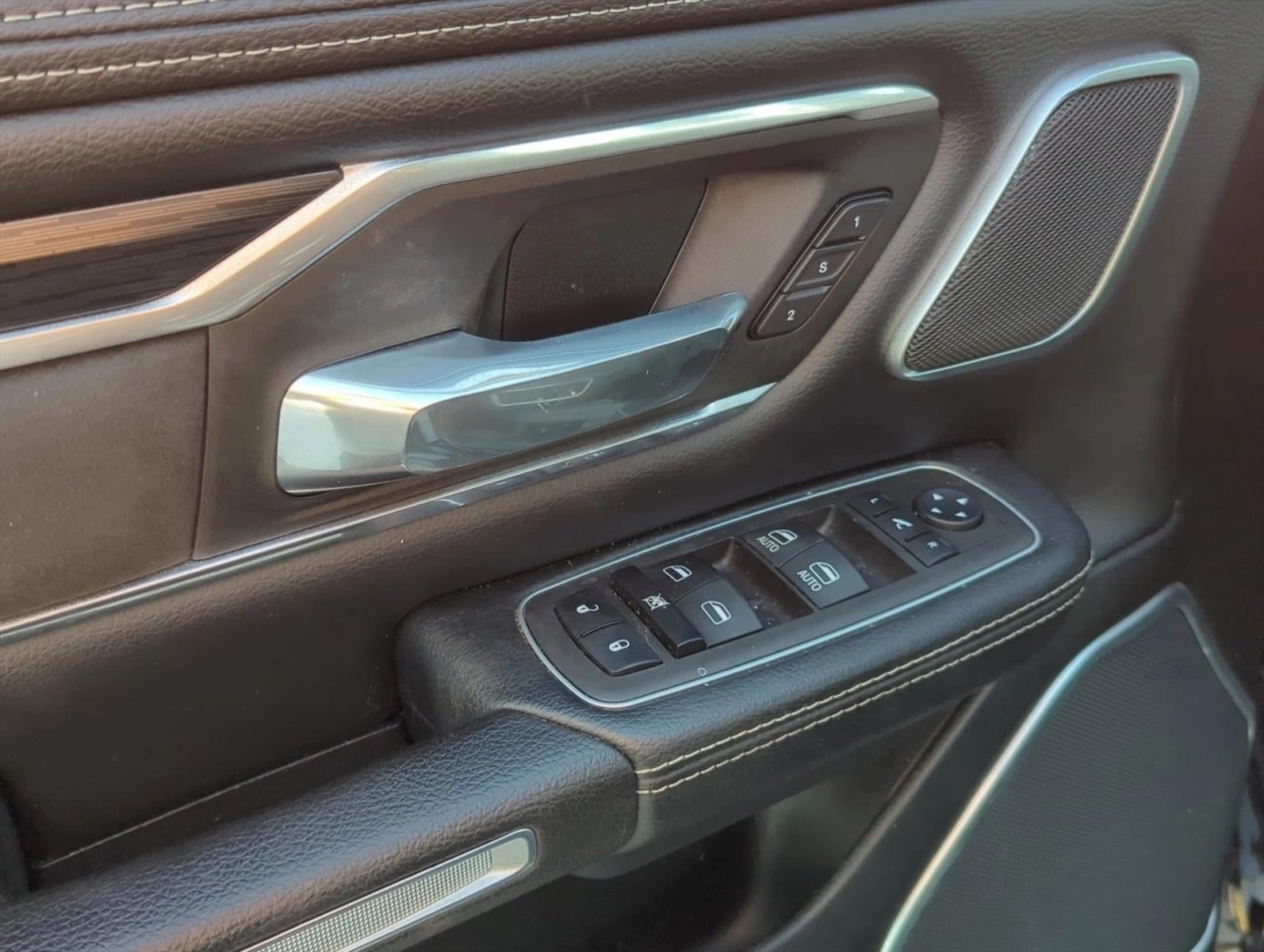 2023 RAM 1500 Laramie 4x4 Crew Cab 5'7" Box