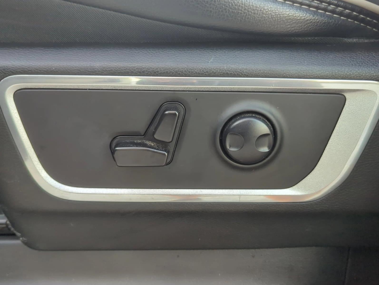 2023 RAM 1500 Laramie 4x4 Crew Cab 5'7" Box