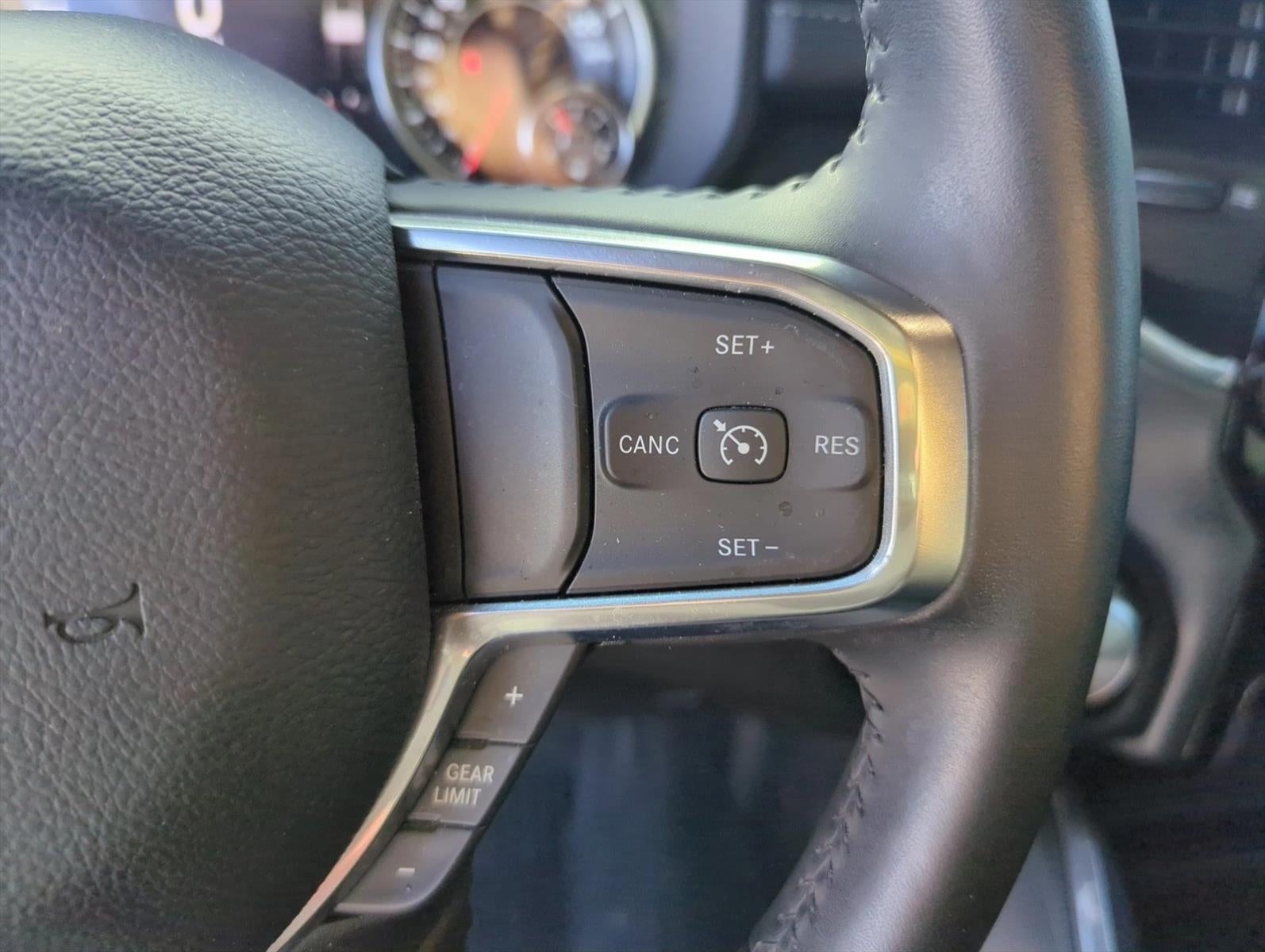 2024 RAM 1500 Laramie 4x4 Crew Cab 5'7" Box