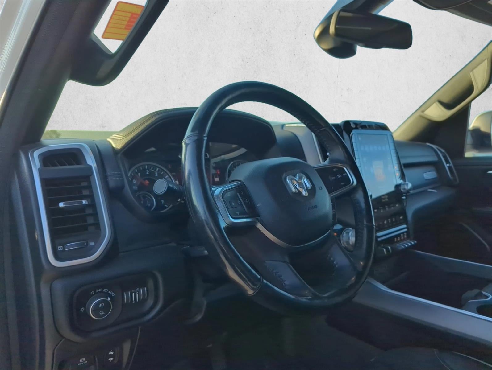 2020 RAM 1500 Laramie 4x4 Crew Cab 5'7" Box