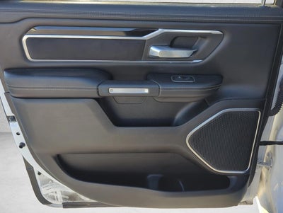 2020 RAM 1500 Laramie 4x4 Crew Cab 5'7" Box