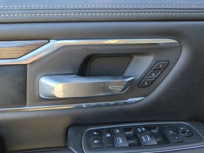 2019 RAM 1500 Laramie 4x4 Crew Cab 5'7" Box