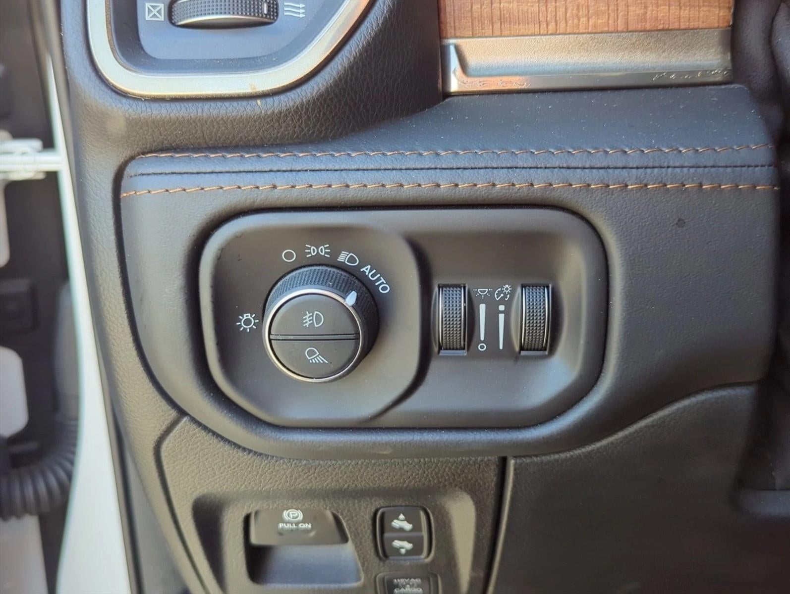 2021 RAM 1500 Longhorn 4x4 Crew Cab 5'7" Box