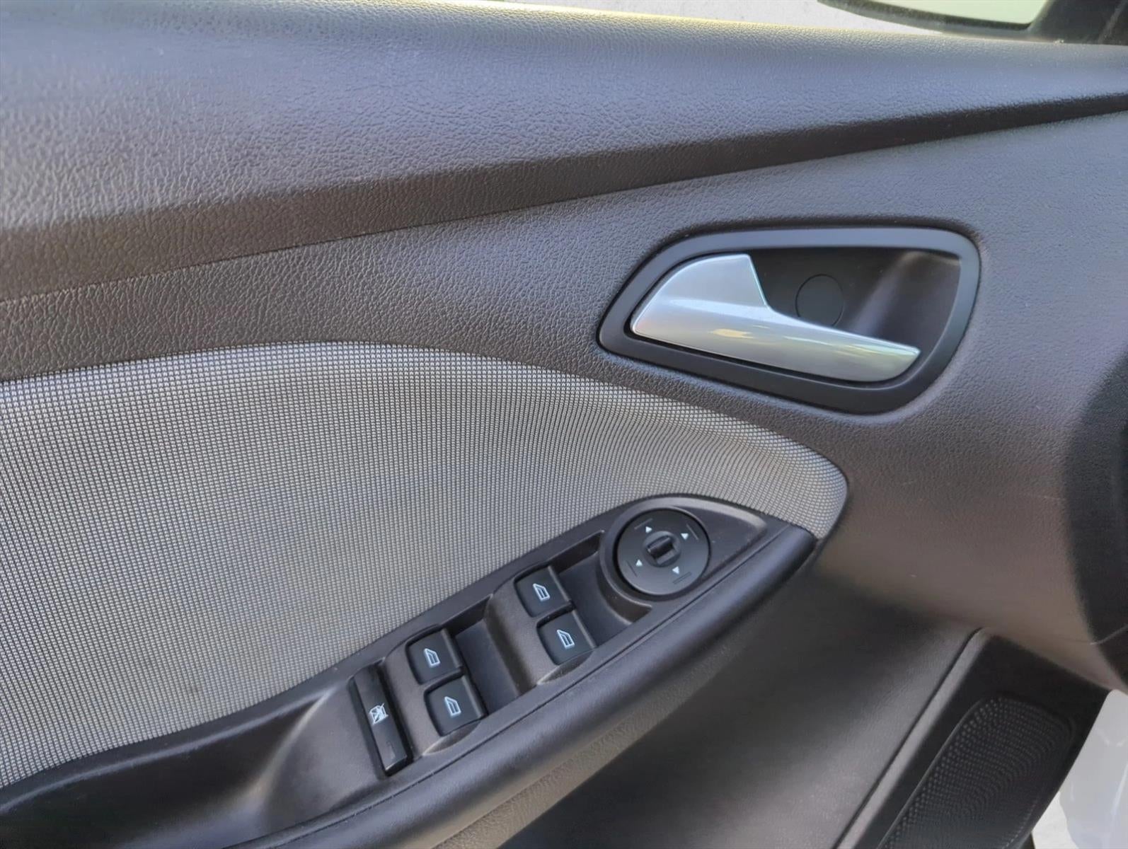 2013 Ford Focus 4dr Sdn SE