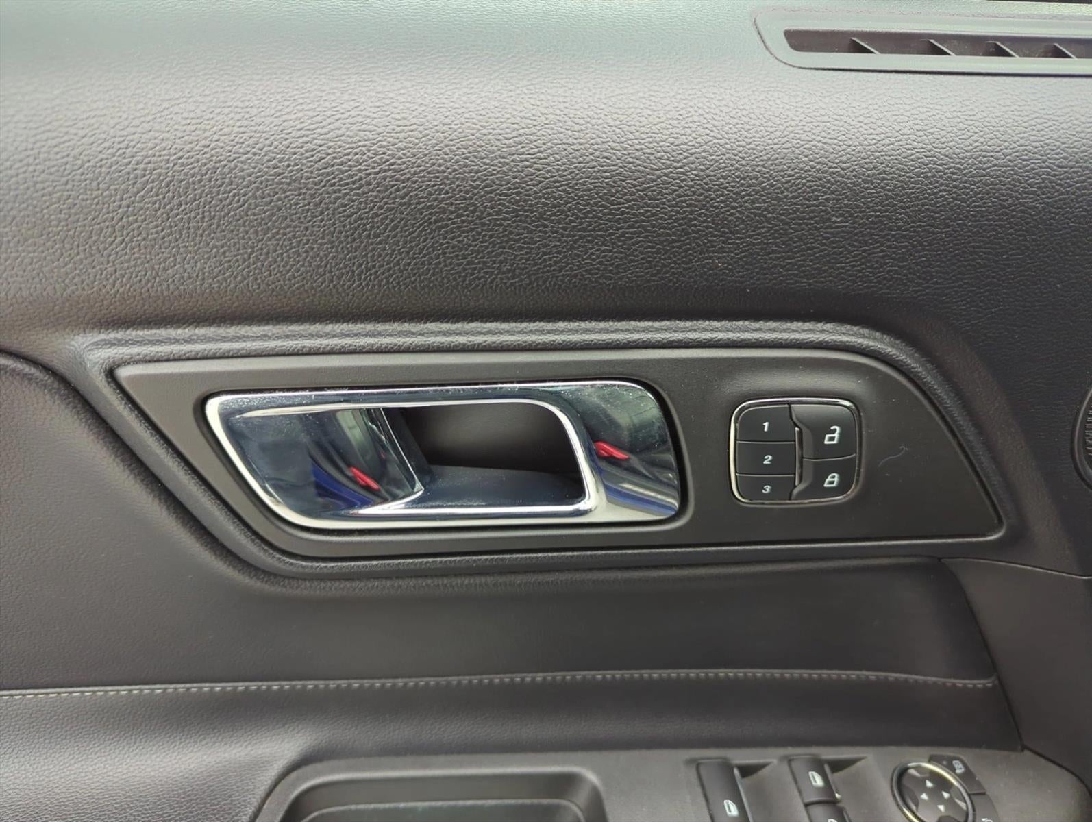 2015 Ford Mustang 2dr Conv EcoBoost Premium