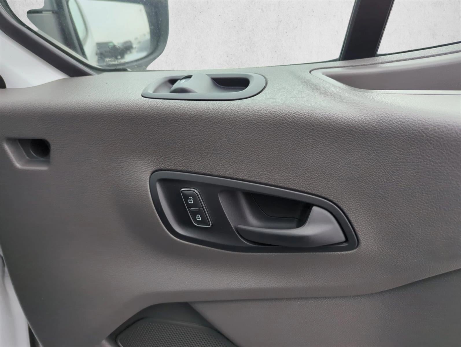 2022 Ford Transit Passenger Wagon T-350 148" Low Roof XLT RWD