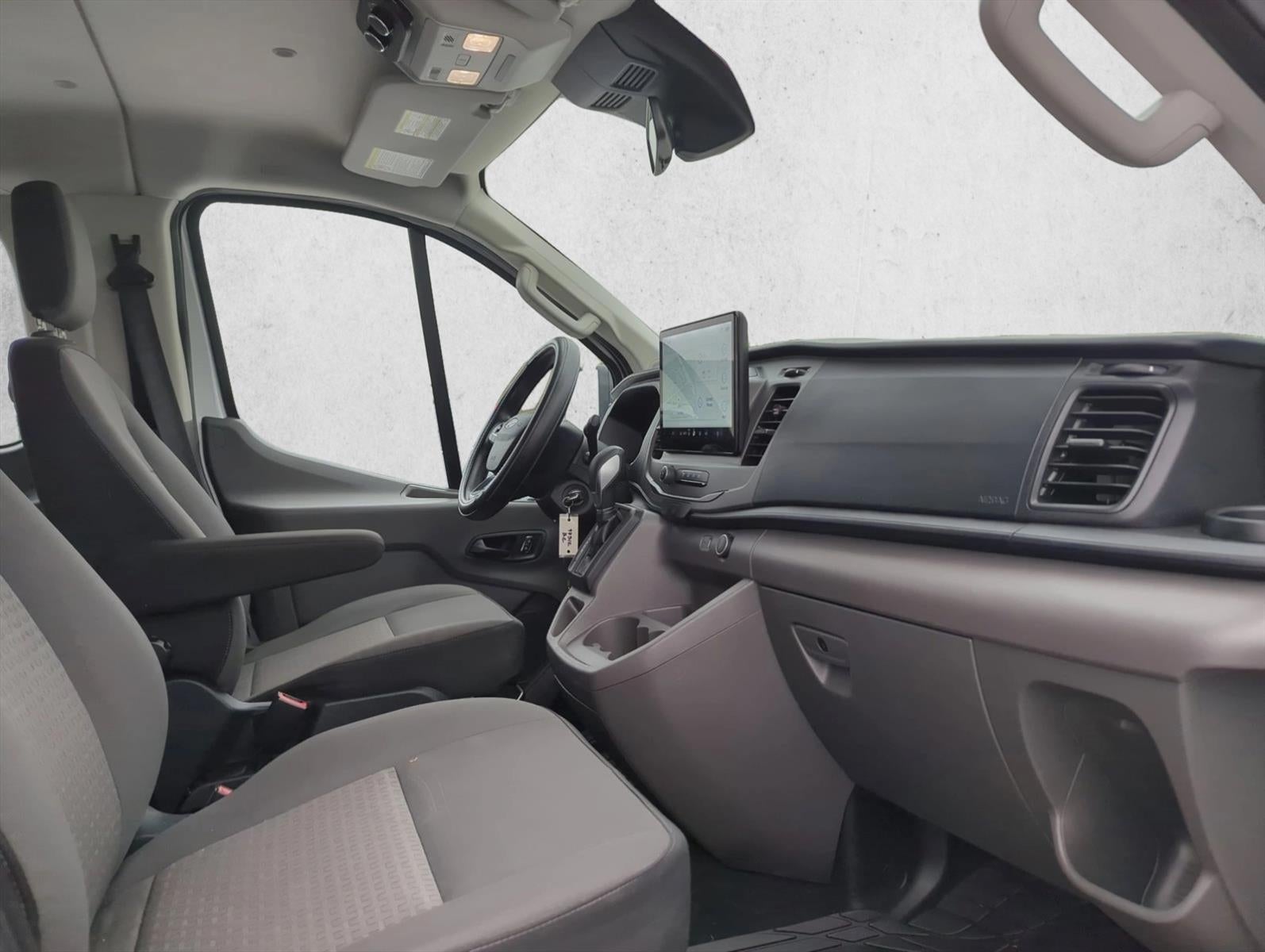 2022 Ford Transit Passenger Wagon T-350 148" Low Roof XLT RWD