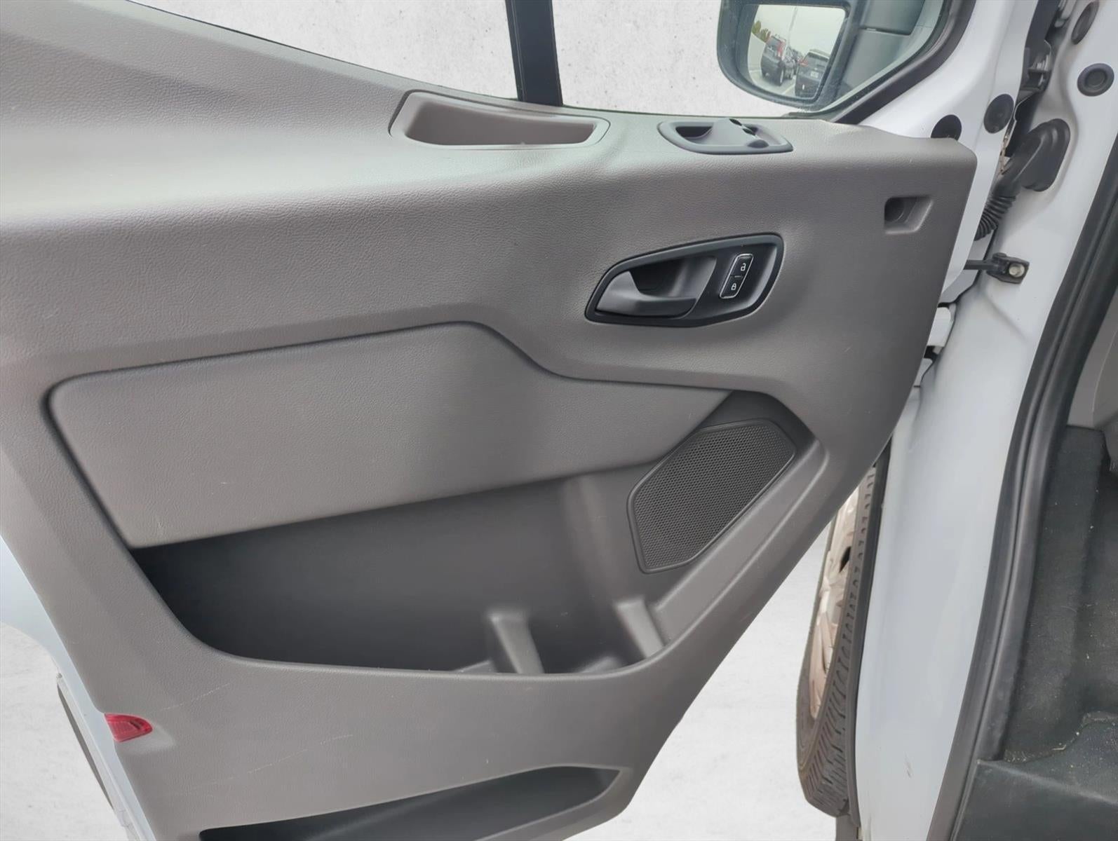 2022 Ford Transit Passenger Wagon T-350 148" Low Roof XLT RWD