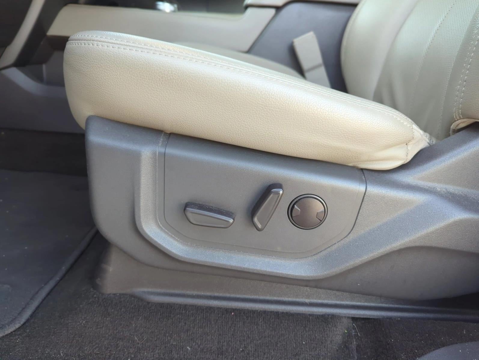 2021 Ford Expedition XLT 4x2