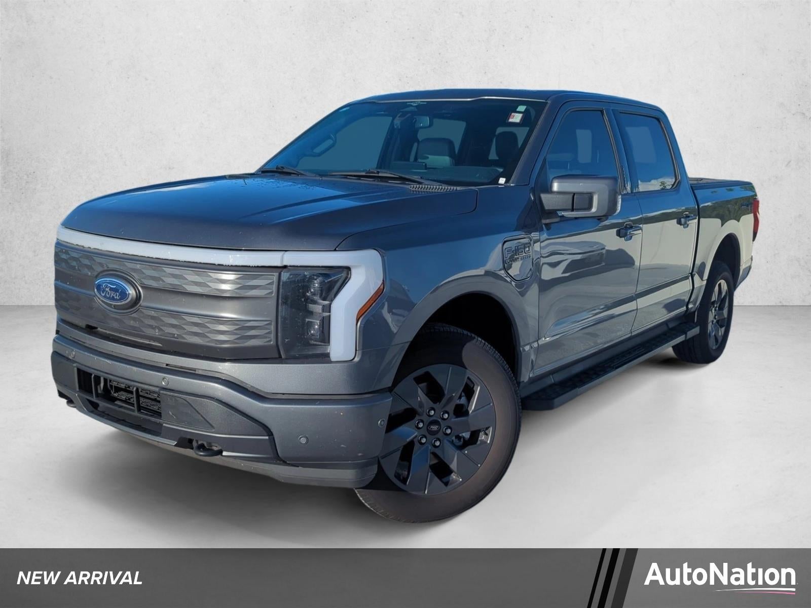 2023 Ford F-150 Lightning LARIAT 4WD SuperCrew 5.5' Box