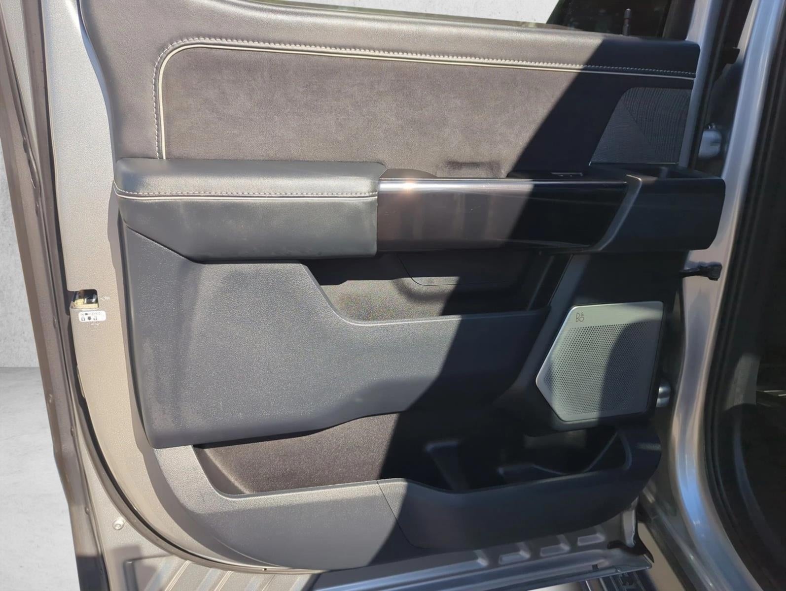 2022 Ford F-150 Lightning Platinum 4WD SuperCrew 5.5' Box