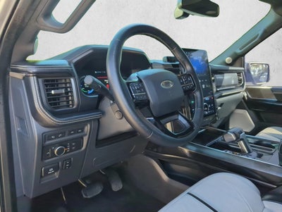 2022 Ford F-150 Lightning Platinum 4WD SuperCrew 5.5' Box